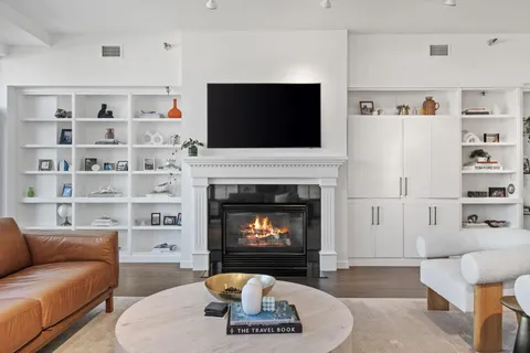 $1,850,000 | 600 South 2nd Street, Unit S405, Minneapolis, MN 55401