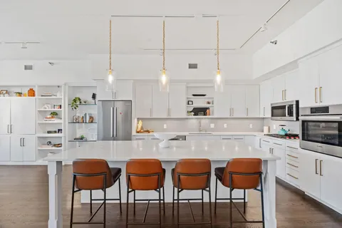 $1,850,000 | 600 South 2nd Street, Unit S405, Minneapolis, MN 55401