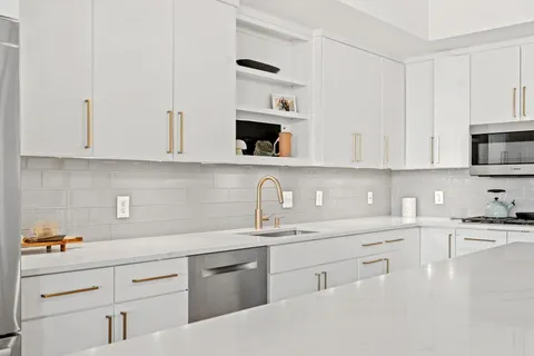 $1,850,000 | 600 South 2nd Street, Unit S405, Minneapolis, MN 55401