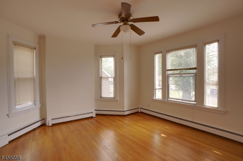 941 Edgewater Avenue Ridgefield, NJ 07657 - Photo 12 of 29 Gallery Image 12