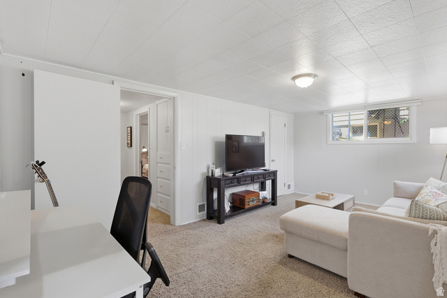 85 North 800 West Provo, UT 84601 - Photo 14 of 25 Carpeted interior space featuring a drop ceiling with recessed lighting