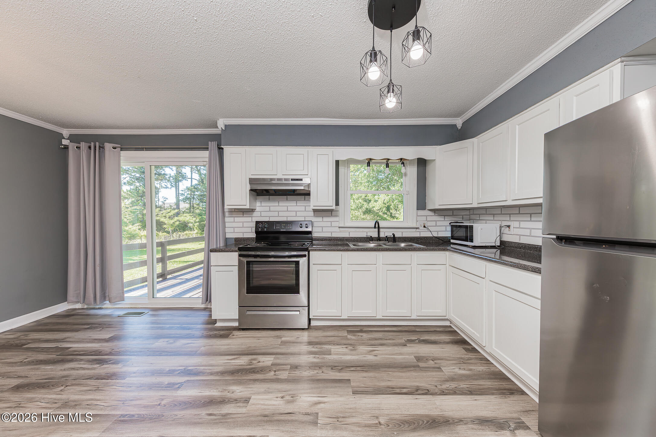 69 Sanders Drive Hubert, NC 28539 - Photo 14 of 33 27KITCHEN