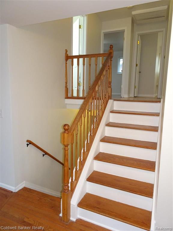 32015 Farmersville Road Farmington Hills, MI 48334 - Photo 21 of 57