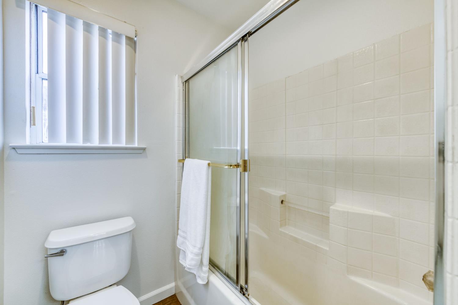 6564 North State Street Fresno, CA 93722 - Photo 12 of 16