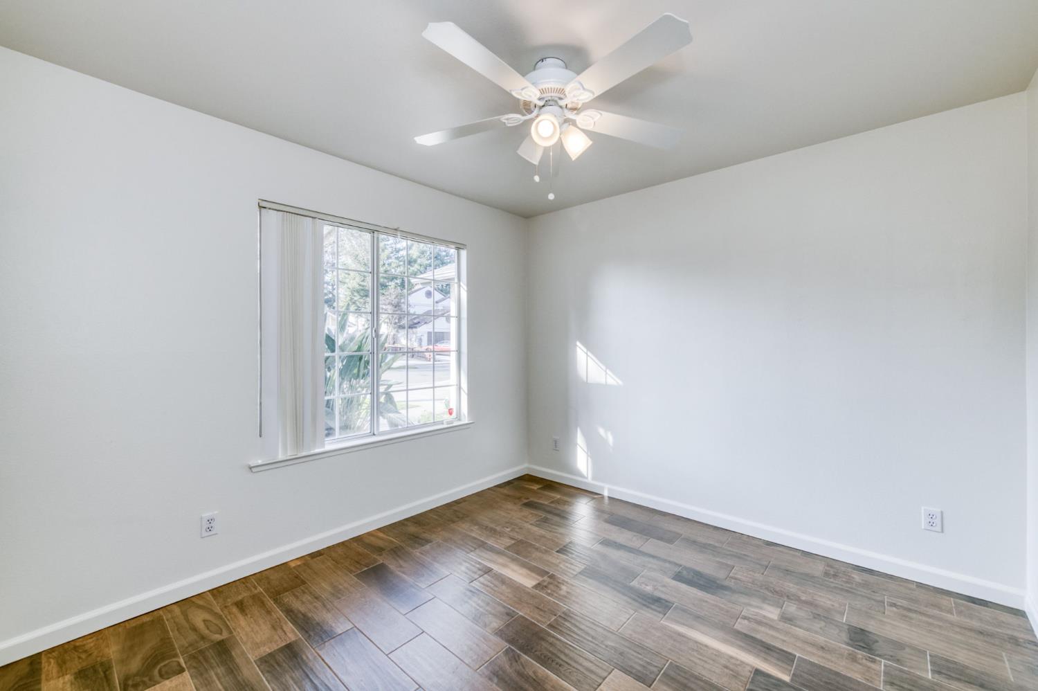 6564 North State Street Fresno, CA 93722 - Photo 14 of 16