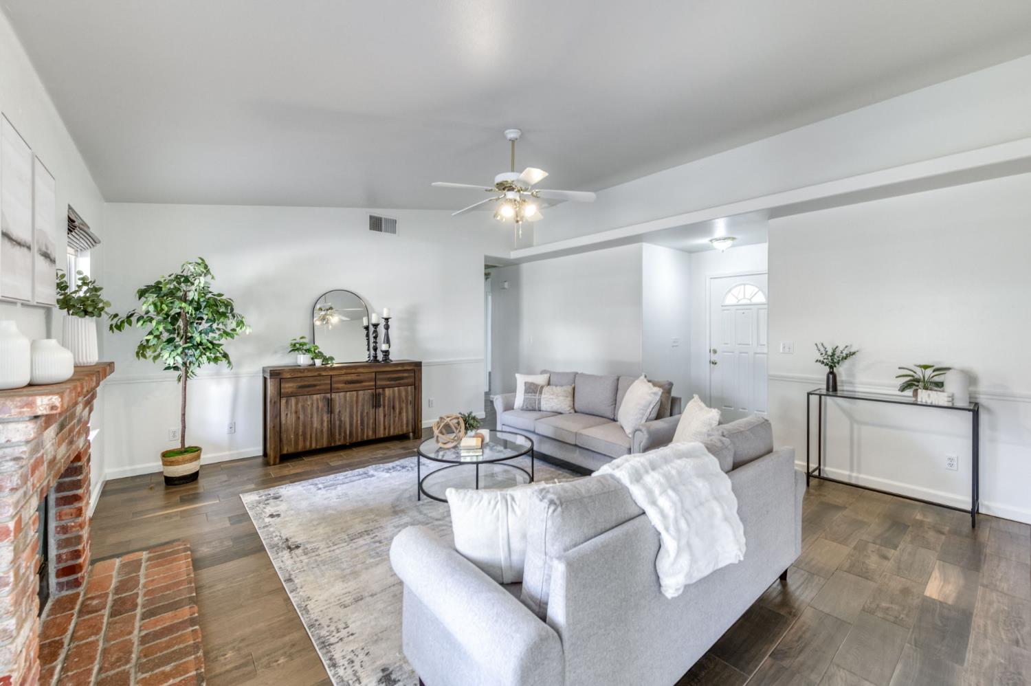 6564 North State Street Fresno, CA 93722 - Photo 3 of 16