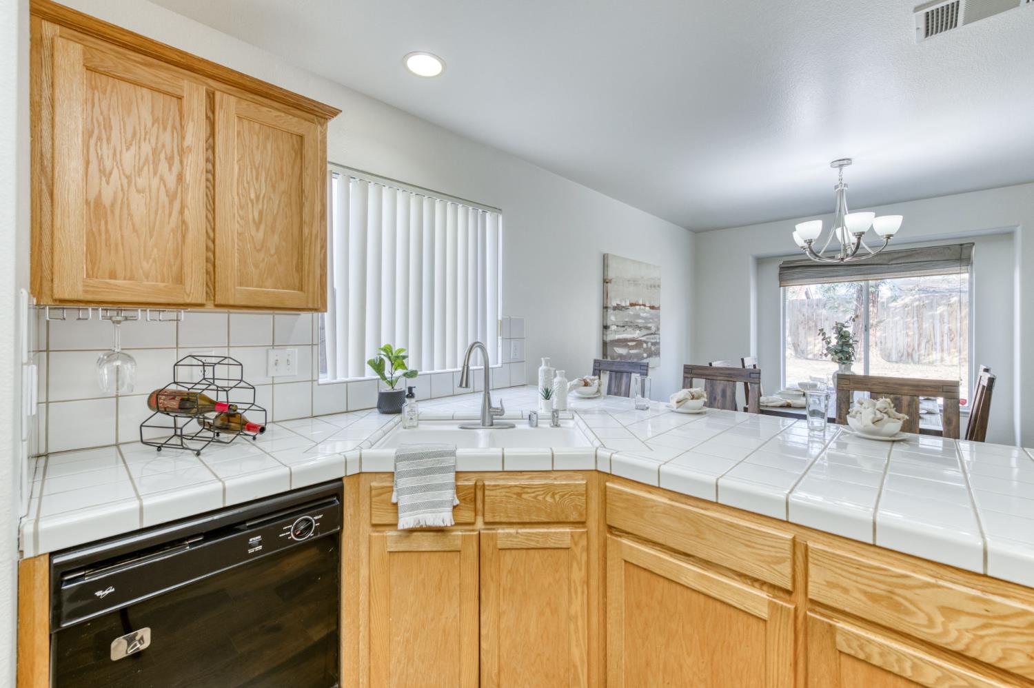 6564 North State Street Fresno, CA 93722 - Photo 9 of 16