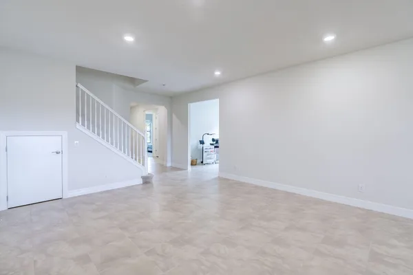 $774,900 | 744 Southeast Villandry Way, Port St. Lucie, FL 34984