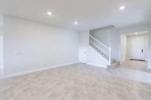 $774,900 | 744 Southeast Villandry Way, Port St. Lucie, FL 34984