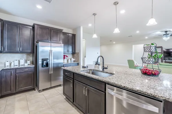 $774,900 | 744 Southeast Villandry Way, Port St. Lucie, FL 34984