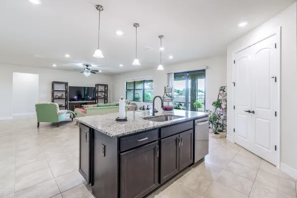 $774,900 | 744 Southeast Villandry Way, Port St. Lucie, FL 34984