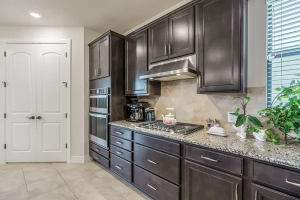 $774,900 | 744 Southeast Villandry Way, Port St. Lucie, FL 34984