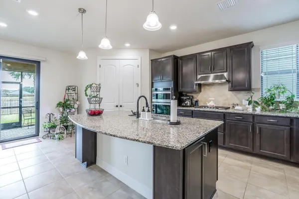 $774,900 | 744 Southeast Villandry Way, Port St. Lucie, FL 34984