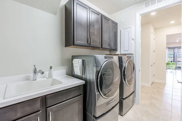 $774,900 | 744 Southeast Villandry Way, Port St. Lucie, FL 34984
