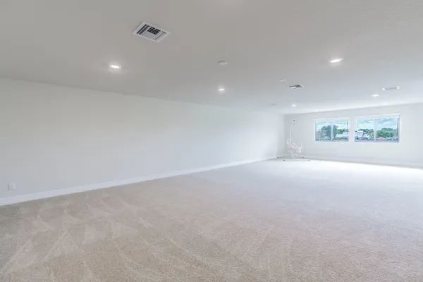 $774,900 | 744 Southeast Villandry Way, Port St. Lucie, FL 34984