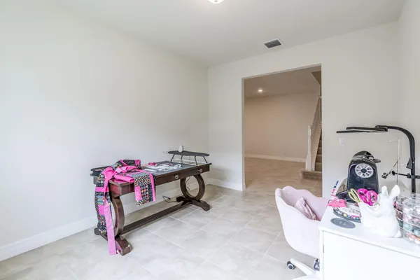 $774,900 | 744 Southeast Villandry Way, Port St. Lucie, FL 34984
