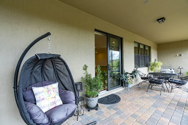 $774,900 | 744 Southeast Villandry Way, Port St. Lucie, FL 34984