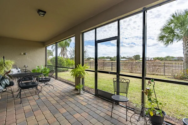 $774,900 | 744 Southeast Villandry Way, Port St. Lucie, FL 34984