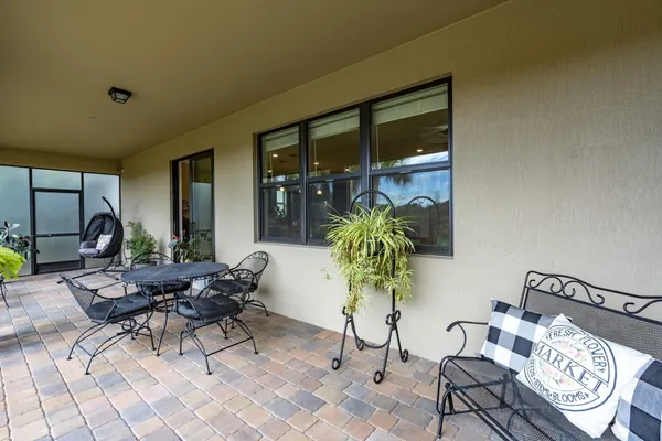 $774,900 | 744 Southeast Villandry Way, Port St. Lucie, FL 34984