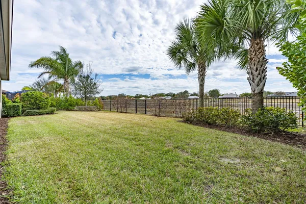 $774,900 | 744 Southeast Villandry Way, Port St. Lucie, FL 34984