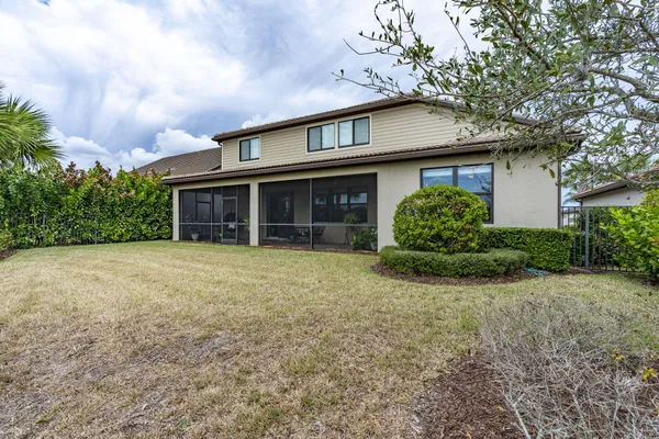 $774,900 | 744 Southeast Villandry Way, Port St. Lucie, FL 34984