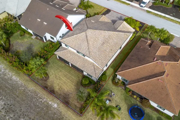 $774,900 | 744 Southeast Villandry Way, Port St. Lucie, FL 34984