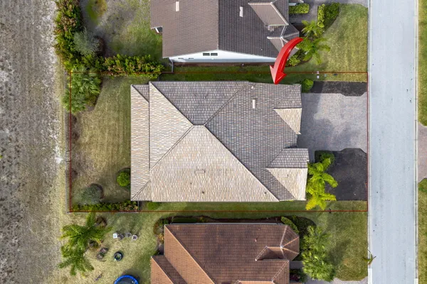 $774,900 | 744 Southeast Villandry Way, Port St. Lucie, FL 34984