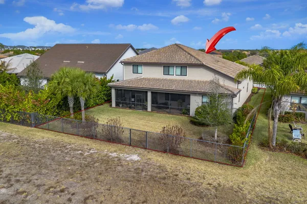 $774,900 | 744 Southeast Villandry Way, Port St. Lucie, FL 34984