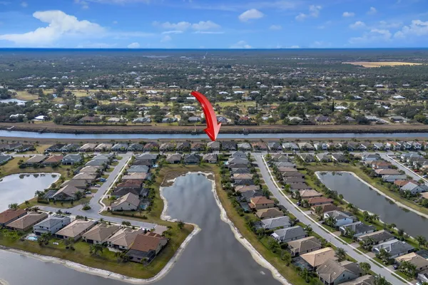 $774,900 | 744 Southeast Villandry Way, Port St. Lucie, FL 34984