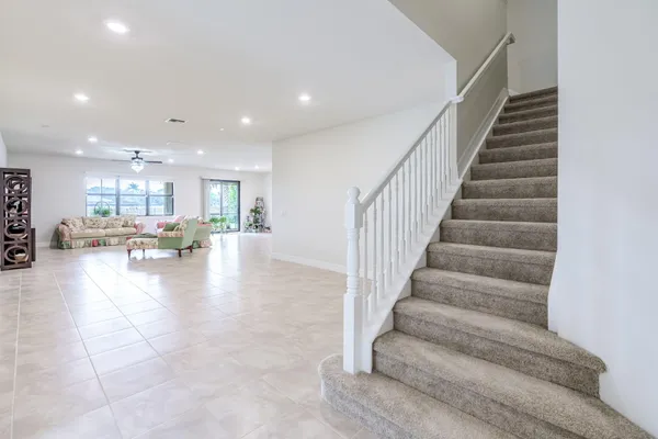 $774,900 | 744 Southeast Villandry Way, Port St. Lucie, FL 34984