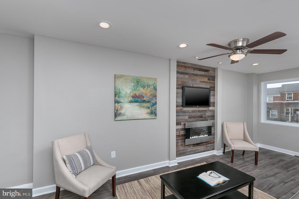 3812 Flowerton Road Baltimore, MD 21229 - Photo 12 of 29 Living Room
