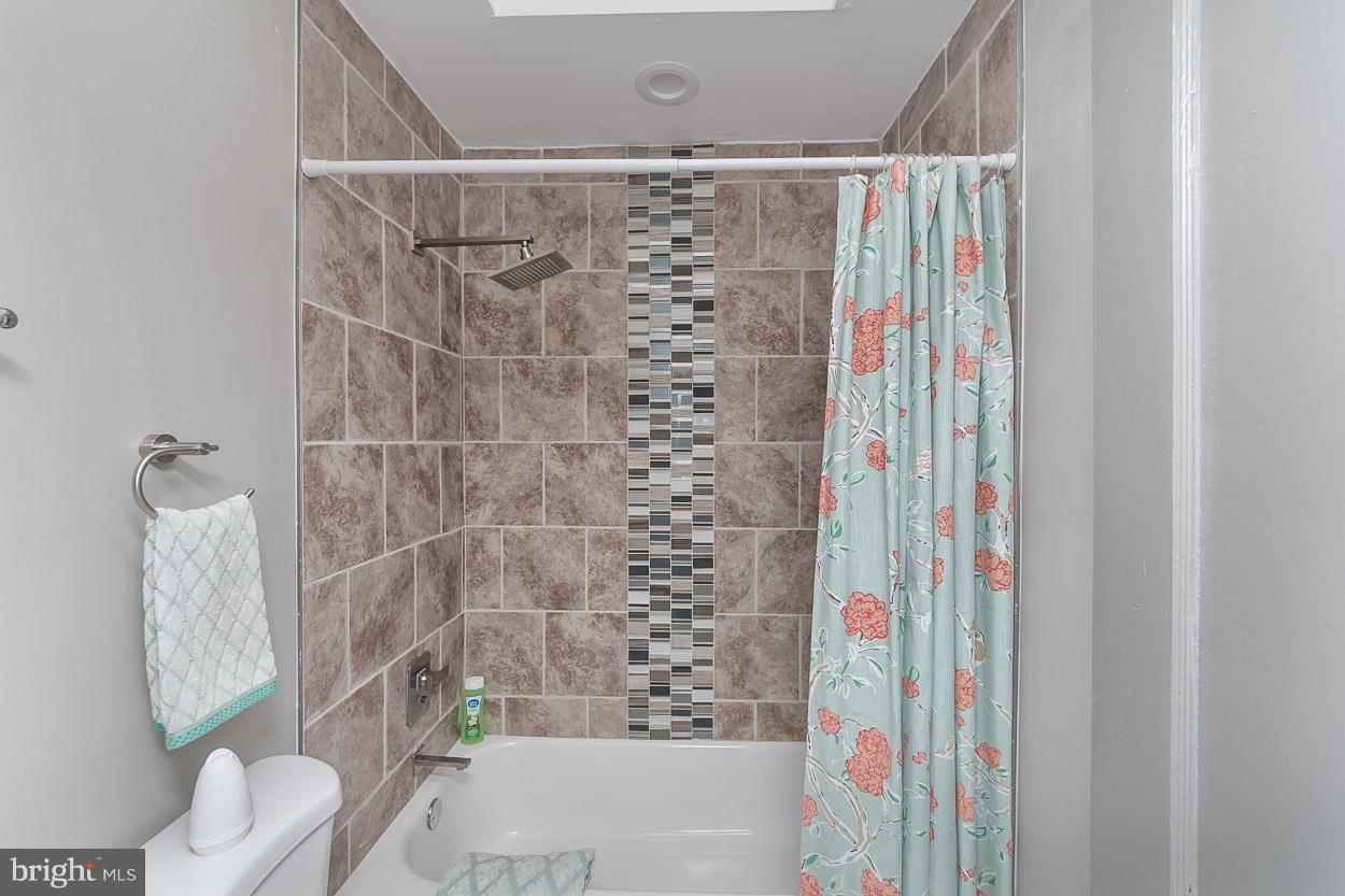 3812 Flowerton Road Baltimore, MD 21229 - Photo 19 of 29 Bath