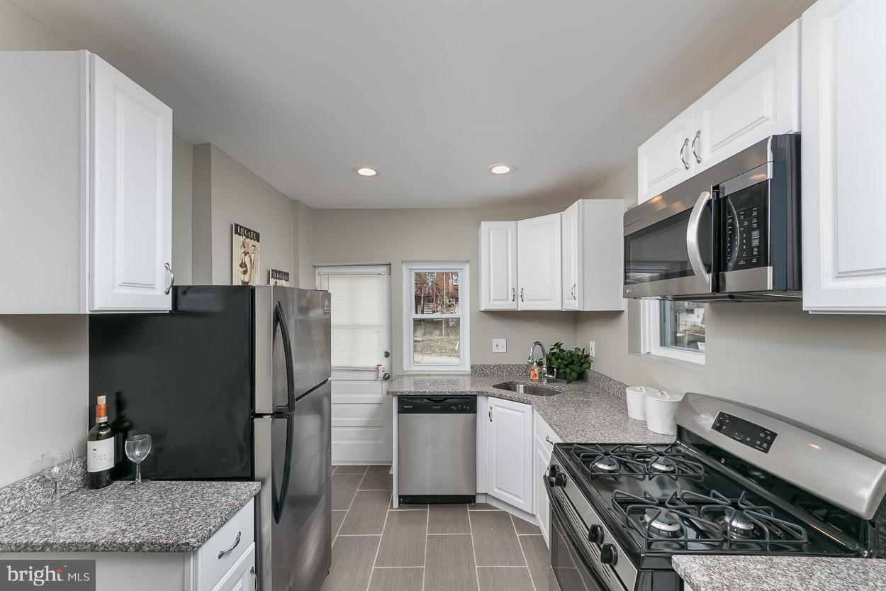 3812 Flowerton Road Baltimore, MD 21229 - Photo 6 of 29 Kitchen
