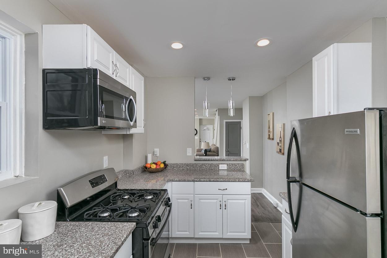 3812 Flowerton Road Baltimore, MD 21229 - Photo 7 of 29 Kitchen