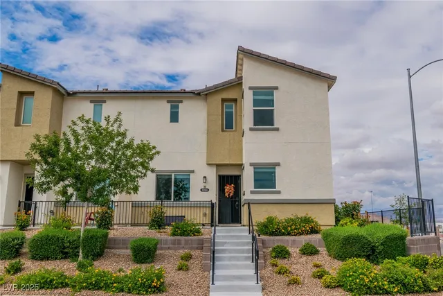 $380,000 | 12104 Mojave Gold Road, Unit 4, Las Vegas, NV 89183