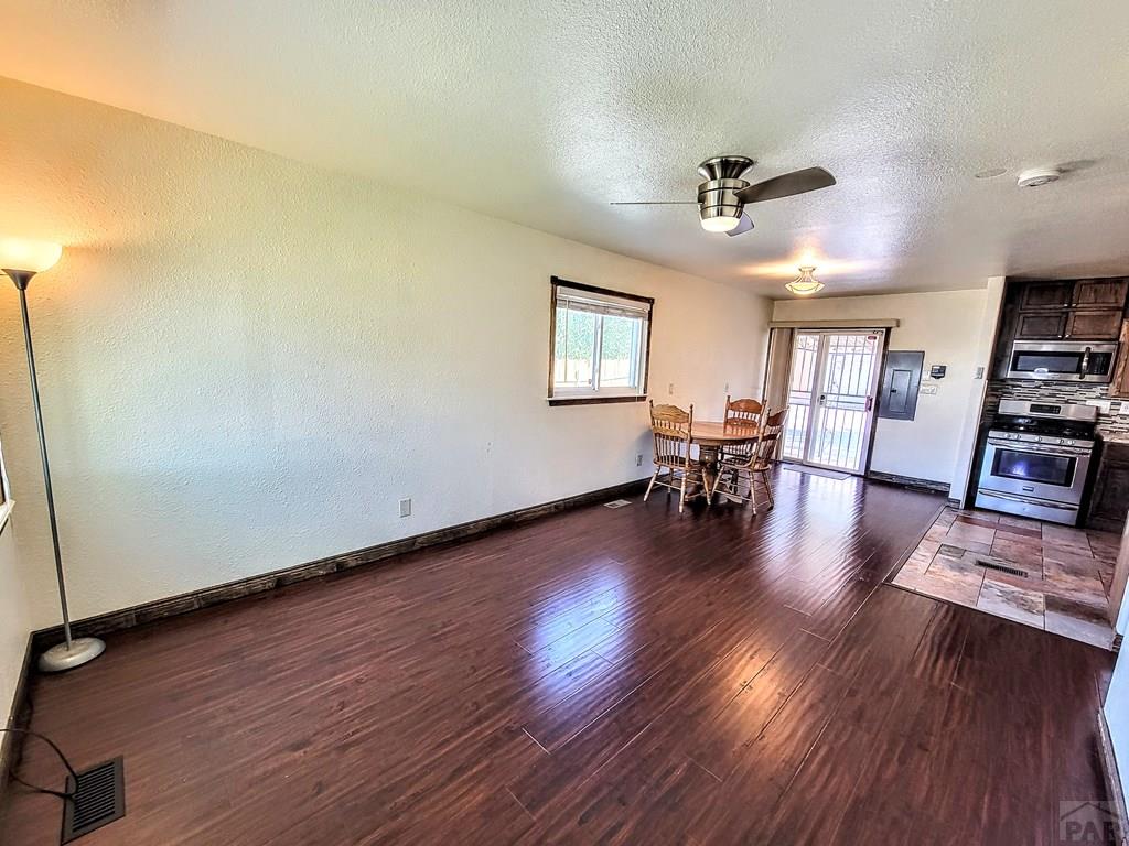 1822 Mohawk Road Pueblo, CO 81001 - Photo 9 of 28 Gallery Image 9