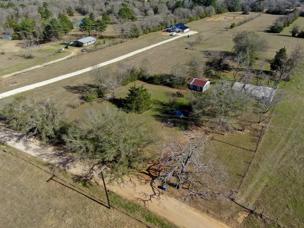 $2,200 | 1232 County Road 1805, Crockett, TX 75835