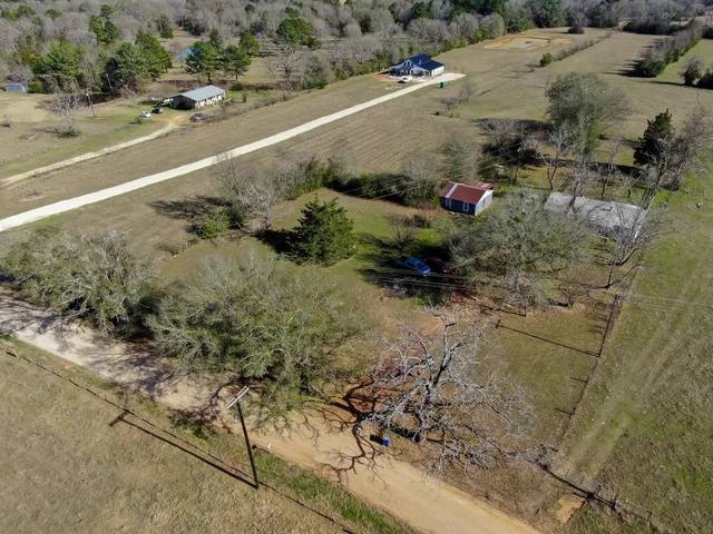 $2,200 | 1232 County Road 1805, Crockett, TX 75835