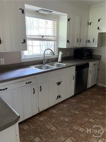 $2,100 | 320 Kensington Drive, Savannah, GA 31405