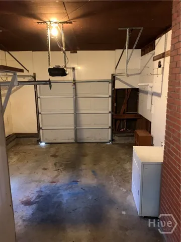 $2,100 | 320 Kensington Drive, Savannah, GA 31405