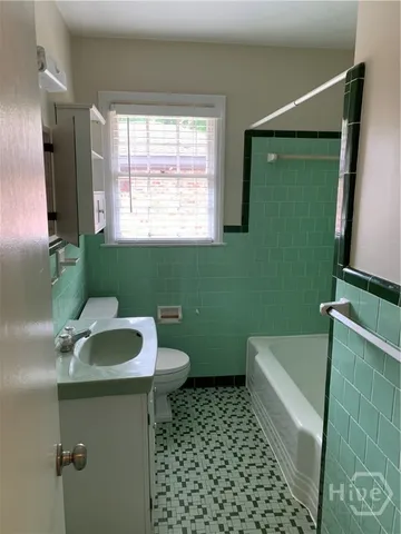 $2,100 | 320 Kensington Drive, Savannah, GA 31405