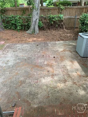 $2,100 | 320 Kensington Drive, Savannah, GA 31405