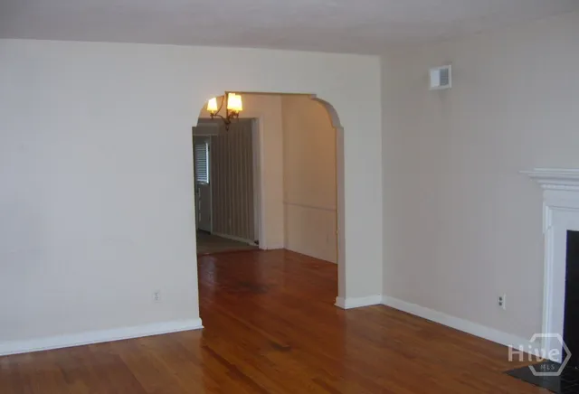 $2,100 | 320 Kensington Drive, Savannah, GA 31405