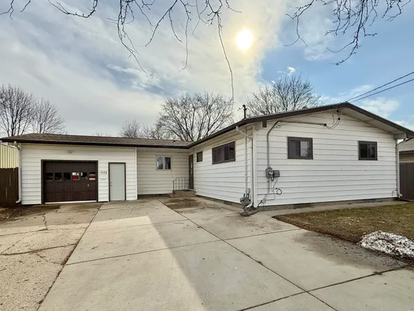 $209,000 | 1546 Summit Avenue, Beloit, WI 53511