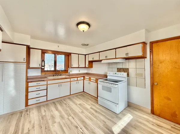 $209,000 | 1546 Summit Avenue, Beloit, WI 53511