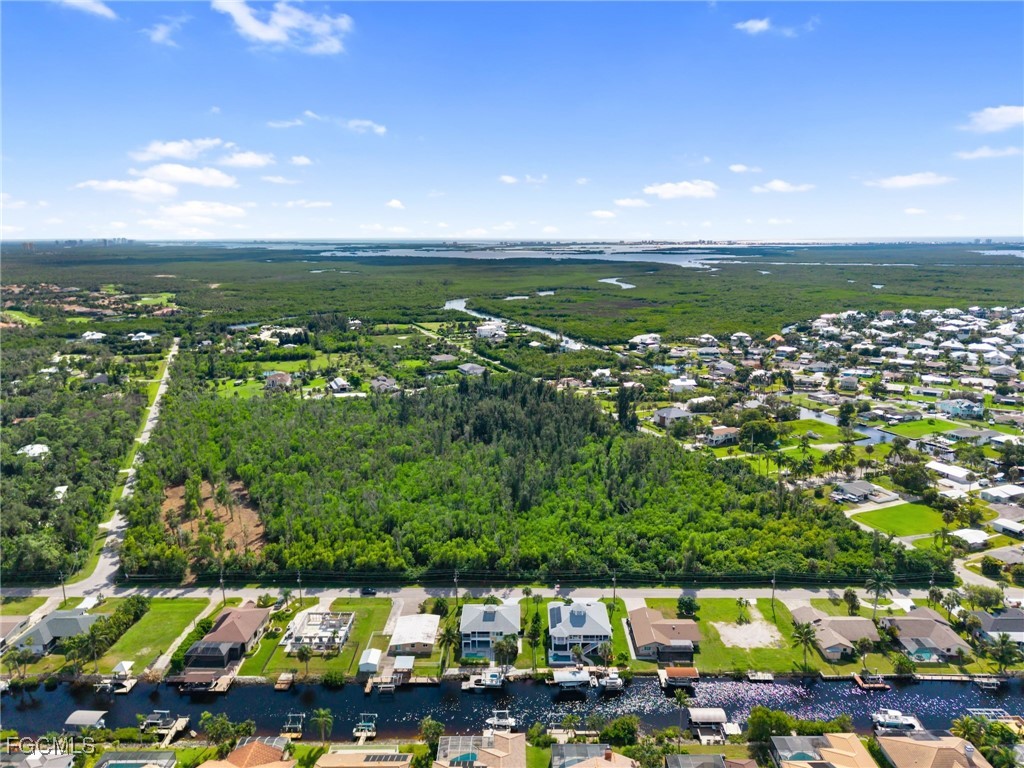 18181 Pioneer Road Fort Myers, FL 33908 - Photo 8 of 22 a view of an ocean