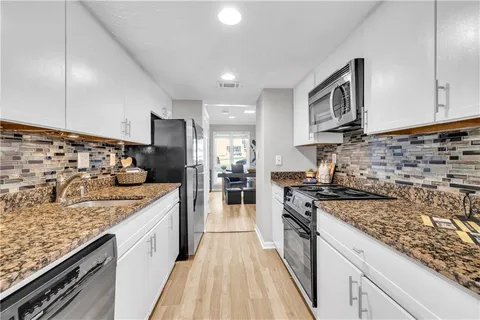 $299,000 | 3221 Clairmont N Northeast, Atlanta, GA 30329