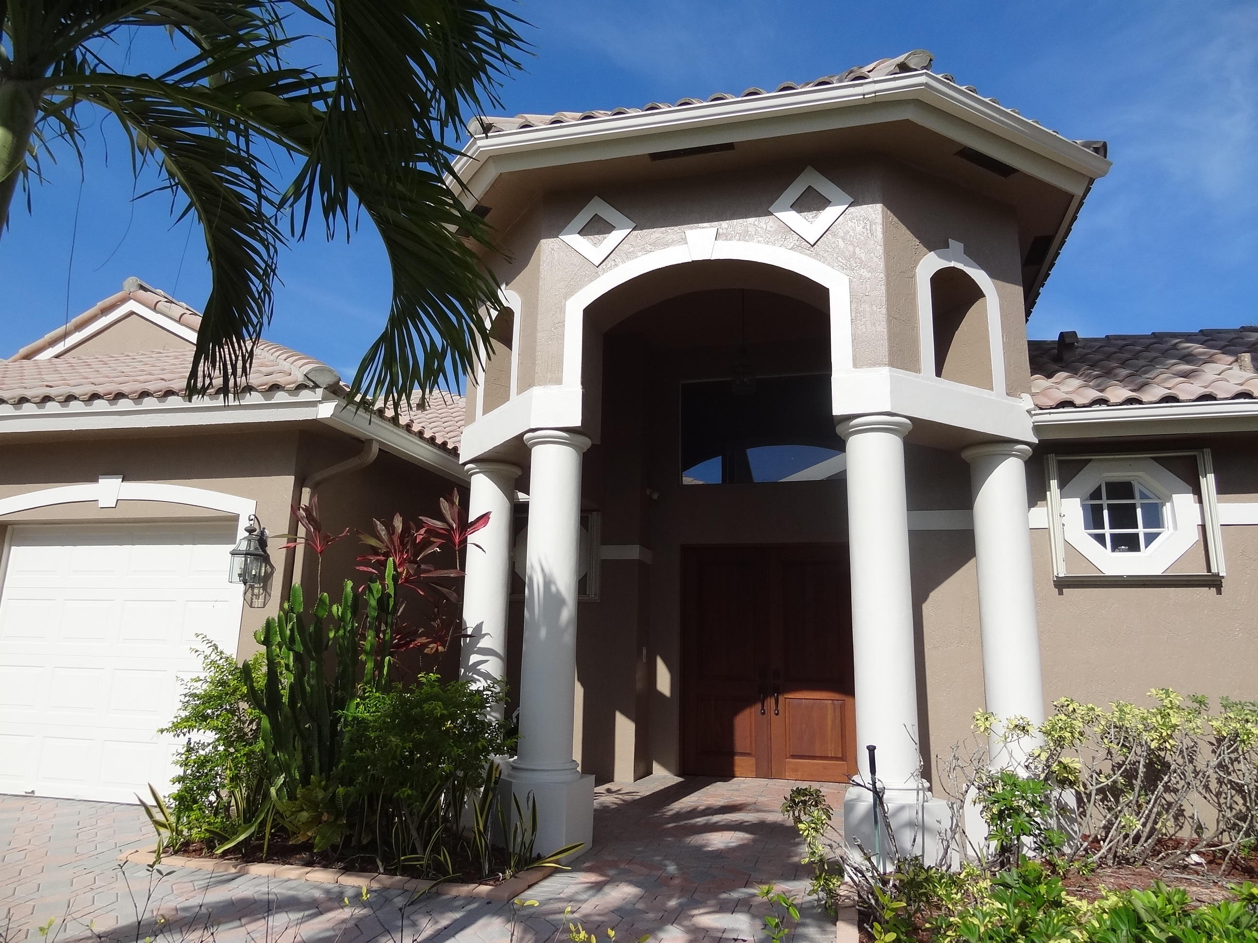 21827 Marigot Drive Boca Raton, FL 33428 - Photo 12 of 29 ENTRY WAY TO COURTYARD