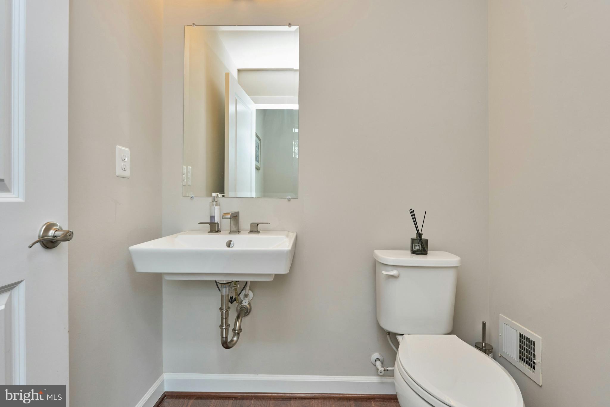 2358 Chadlington Road Falls Church, VA 22043 - Photo 34 of 56