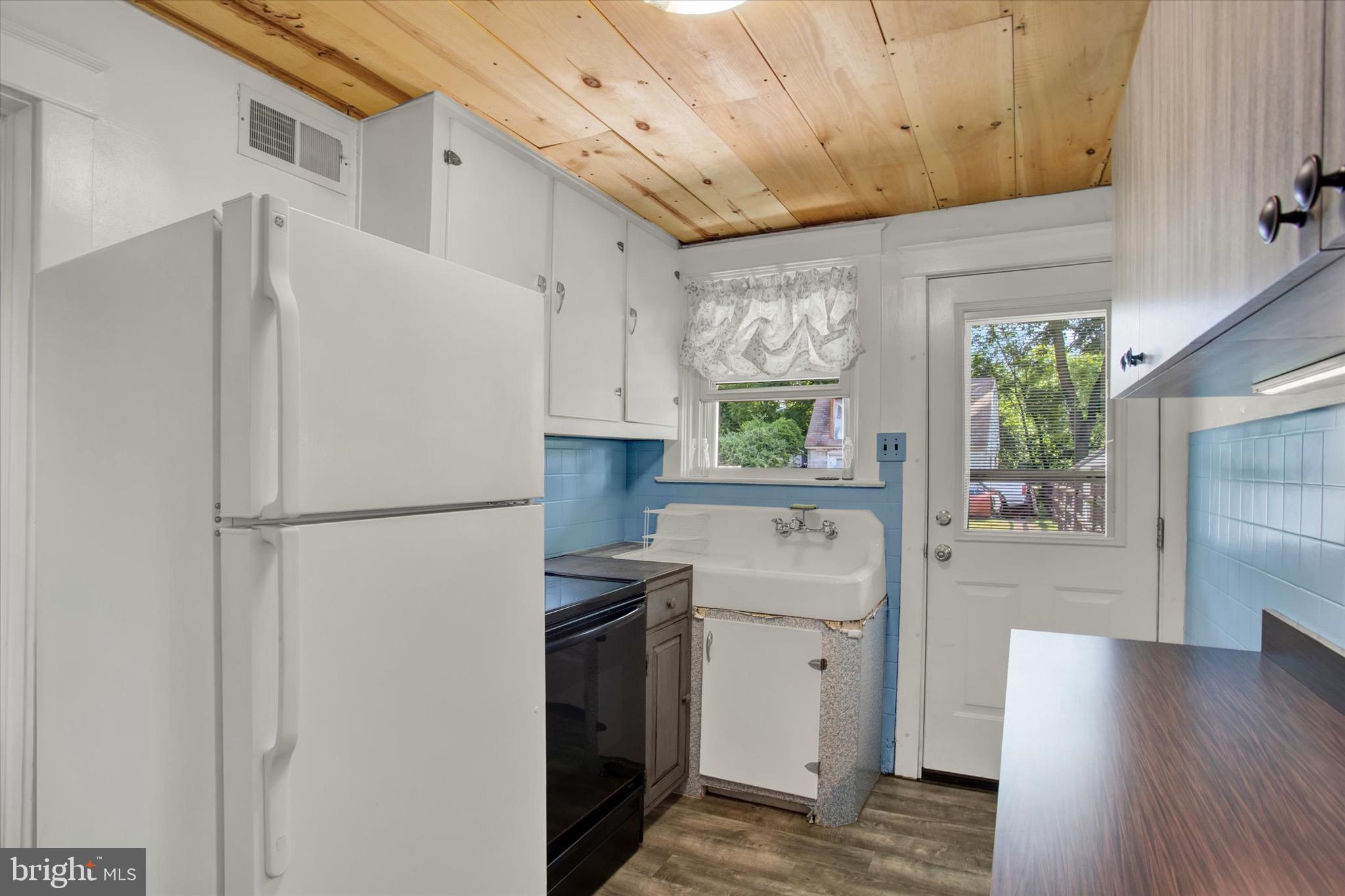 1421 Old River Road Birdsboro, PA 19508 - Photo 11 of 22 Gallery Image 11